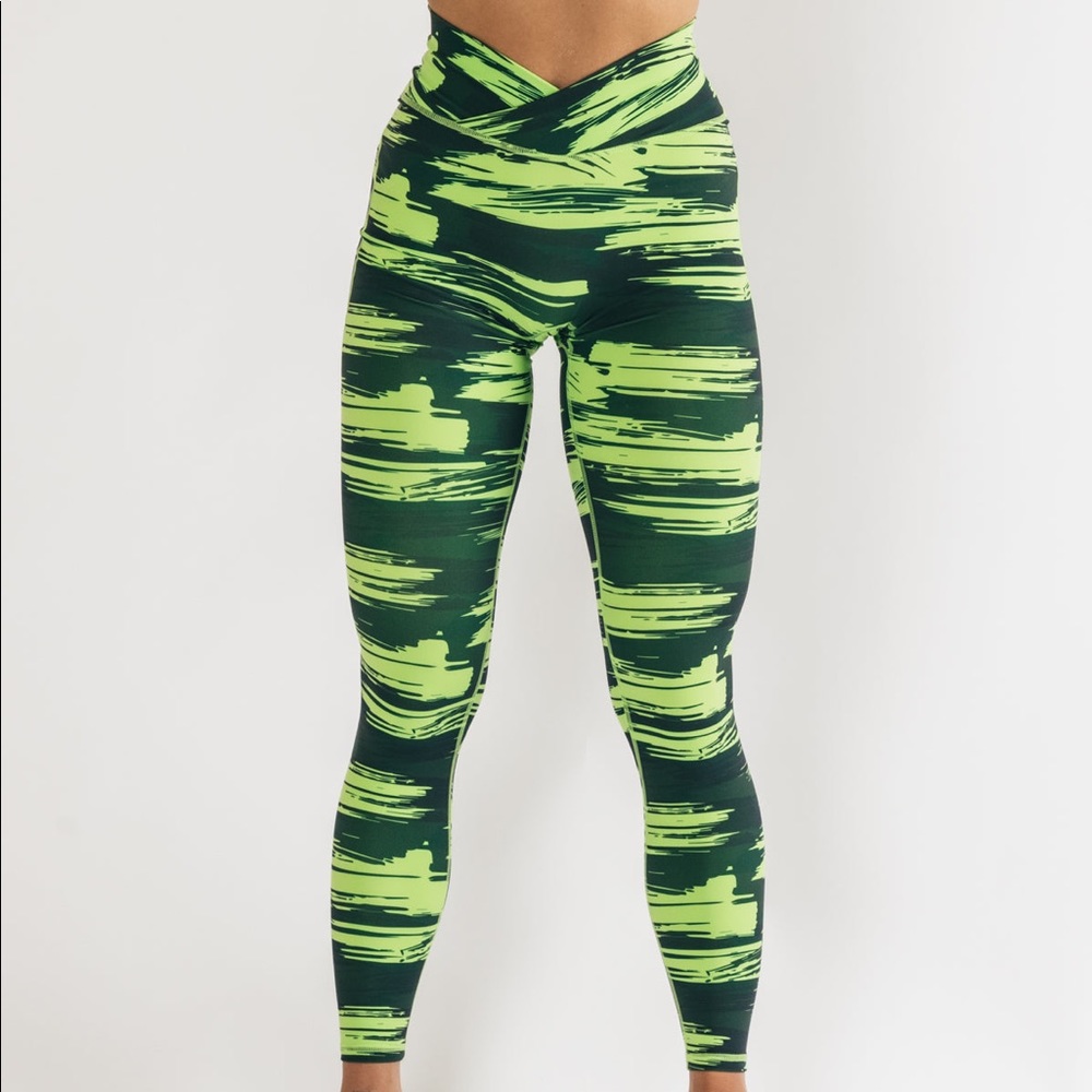 Alphalete Neon Green & Black V-Waist Leggings